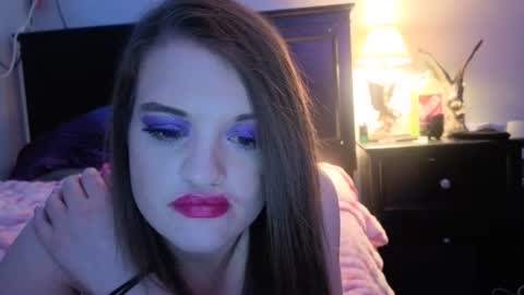 Snapshot of kittykat_1999 chatting on 02/24/26, 09:24 kittykat 1999 online show from 02/24/26, 09:24