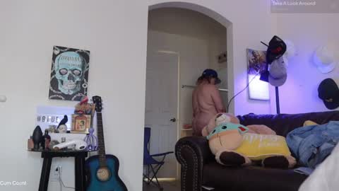 Snapshot of kittykay86 chatting on 02/26/25, 03:19 Bella Blue BBW online show from 02/26/25, 03:19