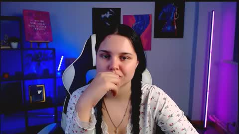 kittykriss_ online show from 12/13/25, 09:42