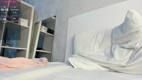 Monika online show from 09/16/25, 03:35