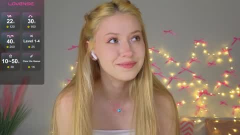 Monika online show from 11/19/25, 03:39