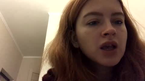 Snapshot of kittymeou chatting on 12/18/25, 11:33 kittymeou online show from 12/18/25, 11:33