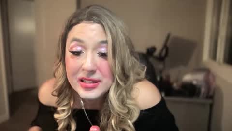 Snapshot of kittysocks88 chatting on 10/27/25, 07:23 kittysocks88 online show from 10/27/25, 07:23