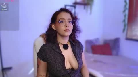 Sophie online show from 06/19/26, 08:12
