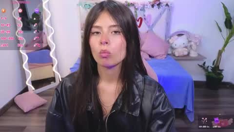 Snapshot of kittystar_tay chatting on 03/02/25, 01:15 Kitty online show from 03/02/25, 01:15