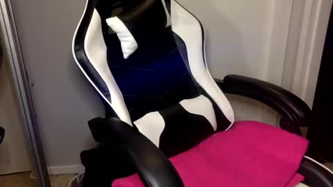 Snapshot of kittysub6969 chatting on 11/05/25, 03:06 Kitty Sub online show from 11/05/25, 03:06