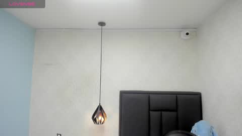  K I T T  Y  online show from 01/15/25, 12:15