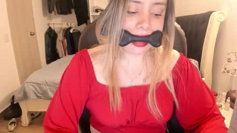 kittywantslove23 online show from 09/16/25, 12:00