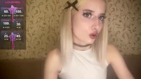 kittywithu online show from 10/21/25, 05:24