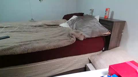 Snapshot of kittyymaze chatting on 12/22/25, 01:08 Kittyymaze online show from 12/22/25, 01:08