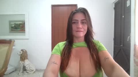 Snapshot of kitybigboobsx chatting on 01/26/25, 02:30 kity boobsx online show from 01/26/25, 02:30