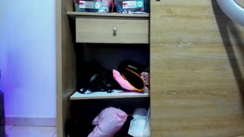 Lili online show from 11/09/25, 11:30