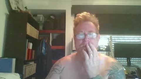 Snapshot of kiwi_boss61 chatting on 02/23/26, 01:25 kiwi_boss61 online show from 02/23/26, 01:25