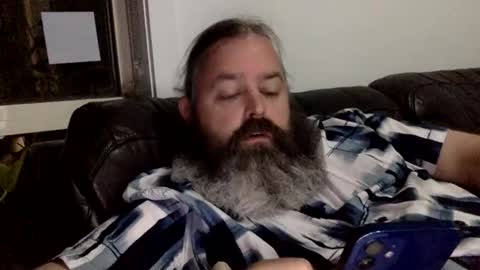 Kiwiabroad online show from 12/20/25, 02:57