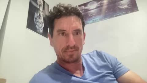 Snapshot of kiwibuzzer chatting on 11/02/25, 01:46 Champ online show from 11/02/25, 01:46