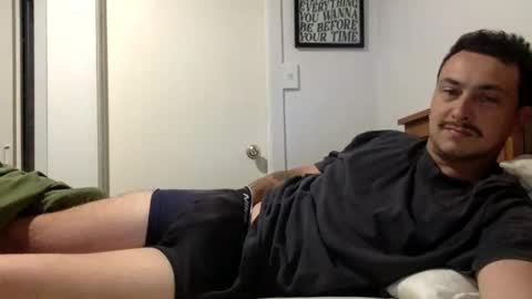 Snapshot of kiwiluke69 chatting on 11/27/25, 10:01 kiwiluke69 online show from 11/27/25, 10:01