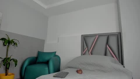 klariz09 online show from 09/24/25, 09:18