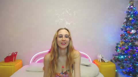 Snapshot of klaryevans chatting on 12/30/24, 12:42 Klary online show from 12/30/24, 12:42