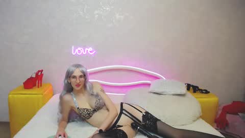 Snapshot of klaryevans chatting on 02/26/25, 04:14 Klary online show from 02/26/25, 04:14