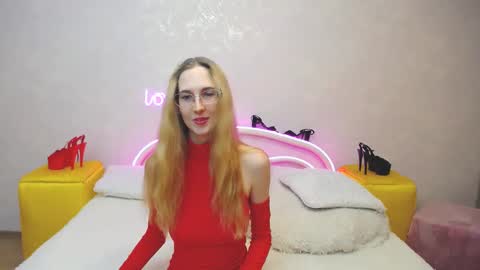 Snapshot of klaryevans chatting on 03/02/25, 02:21 Klary online show from 03/02/25, 02:21