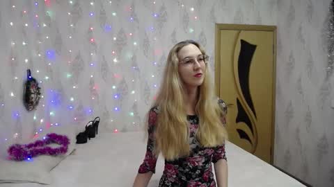 Snapshot of klaryevans chatting on 01/09/26, 11:02 Klary online show from 01/09/26, 11:02