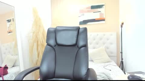 Snapshot of klaus_sunrise_xx chatting on 01/31/25, 10:20 KLAUS online show from 01/31/25, 10:20