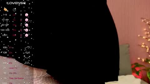 Snapshot of klee_love chatting on 10/20/25, 04:13 Klee online show from 10/20/25, 04:13