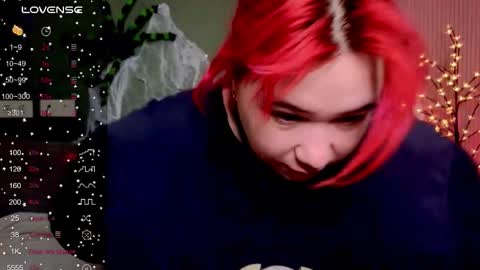 Snapshot of klee_love chatting on 10/21/25, 04:24 Klee online show from 10/21/25, 04:24