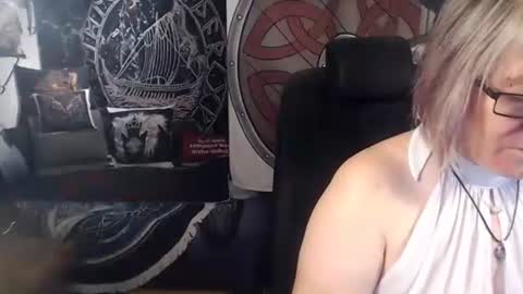 Michelle online show from 10/26/25, 04:40