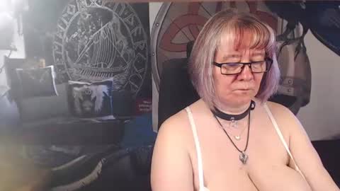 Michelle online show from 05/01/26, 04:22