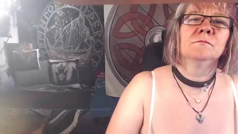 Snapshot of kleiner_teufel chatting on 06/12/26, 05:12 Michelle online show from 06/12/26, 05:12