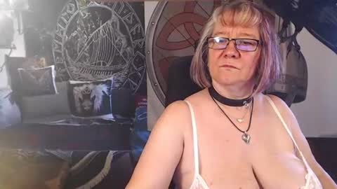 Snapshot of kleiner_teufel chatting on 06/13/26, 09:29 Michelle online show from 06/13/26, 09:29