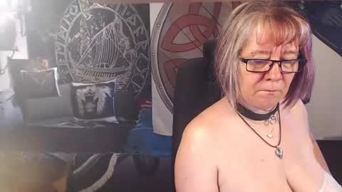 Snapshot of kleiner_teufel chatting on 06/15/26, 04:25 Michelle online show from 06/15/26, 04:25