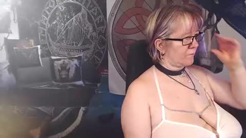 Snapshot of kleiner_teufel chatting on 06/17/26, 04:48 Michelle online show from 06/17/26, 04:48