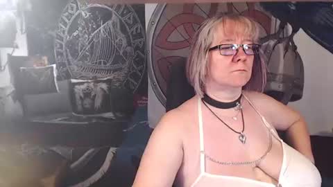 Snapshot of kleiner_teufel chatting on 06/22/26, 05:54 Michelle online show from 06/22/26, 05:54