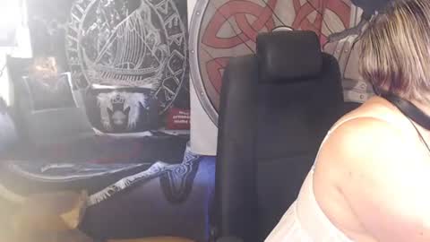 Snapshot of kleiner_teufel chatting on 07/01/26, 05:42 Michelle online show from 07/01/26, 05:42