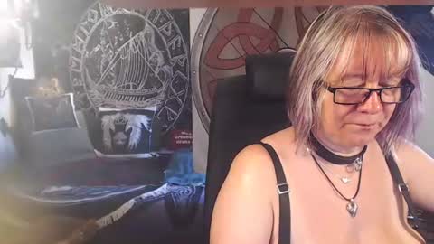 Snapshot of kleiner_teufel chatting on 07/14/26, 11:27 Michelle online show from 07/14/26, 11:27