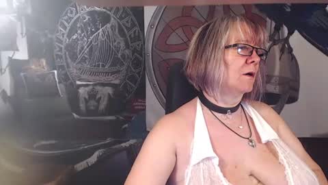Snapshot of kleiner_teufel chatting on 07/16/26, 06:47 Michelle online show from 07/16/26, 06:47