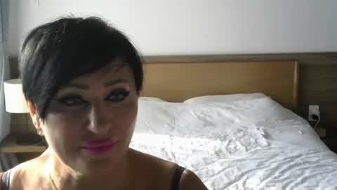 Snapshot of kleo901854860422 chatting on 06/14/26, 09:44 kleo901854860422 online show from 06/14/26, 09:44