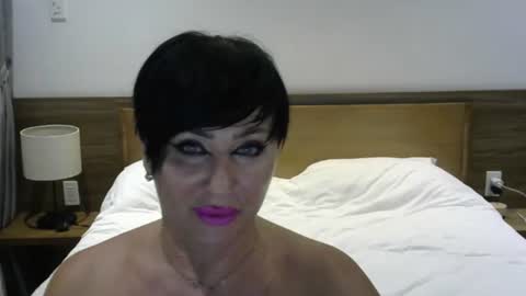 Snapshot of kleo901854860422 chatting on 07/01/26, 04:18 kleo901854860422 online show from 07/01/26, 04:18