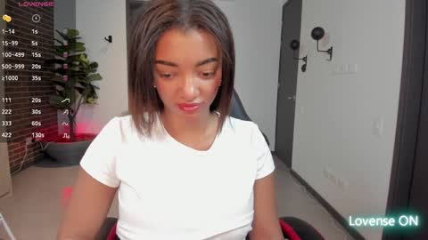 Snapshot of kleogold_1 chatting on 01/25/25, 02:36 Christina online show from 01/25/25, 02:36