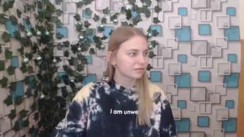 Snapshot of klerkarina chatting on 12/17/24, 09:39 klerkarina online show from 12/17/24, 09:39