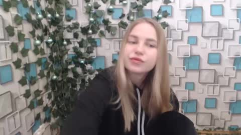 Snapshot of klerkarina chatting on 01/17/25, 05:42 klerkarina online show from 01/17/25, 05:42