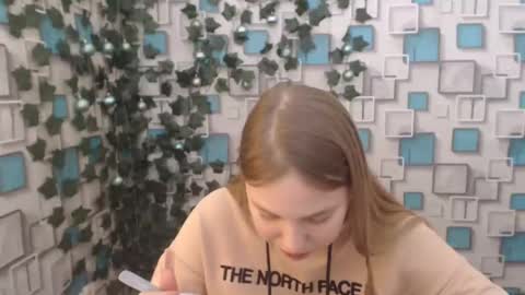 Snapshot of klerkarina chatting on 01/18/25, 09:13 klerkarina online show from 01/18/25, 09:13