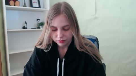 Snapshot of klerkarina chatting on 02/20/25, 08:50 klerkarina online show from 02/20/25, 08:50