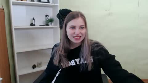 Snapshot of klerkarina chatting on 02/23/25, 05:34 klerkarina online show from 02/23/25, 05:34