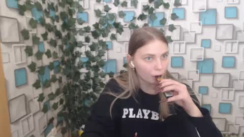 Snapshot of klerkarina chatting on 03/05/25, 08:43 klerkarina online show from 03/05/25, 08:43