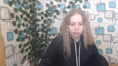 Snapshot of klerkarina chatting on 03/06/25, 05:46 klerkarina online show from 03/06/25, 05:46