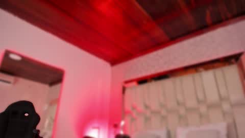 Snapshot of kleverly_manson1 chatting on 10/11/25, 08:51 online show from 10/11/25, 08:51