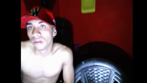 Snapshot of kloeandjersi chatting on 12/15/25, 03:22 kloeandjersi online show from 12/15/25, 03:22